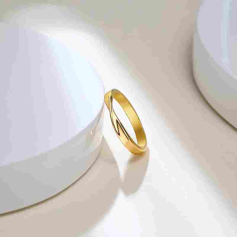 WOMEN RING GOLD