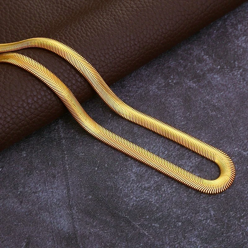 WOMEN CHAIN GOLD