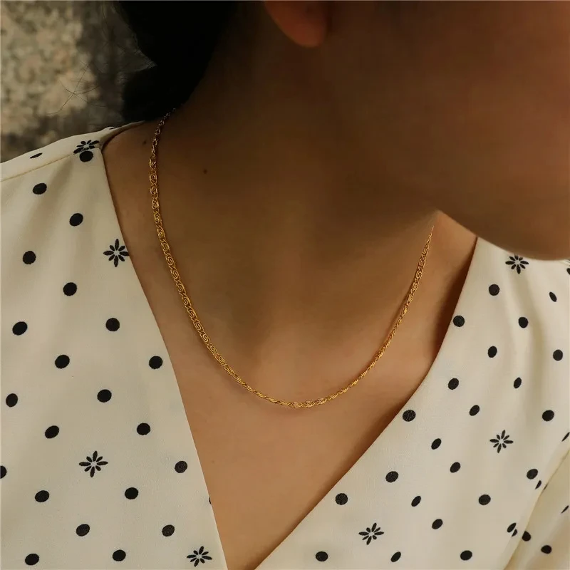WOMEN CHAIN GOLD